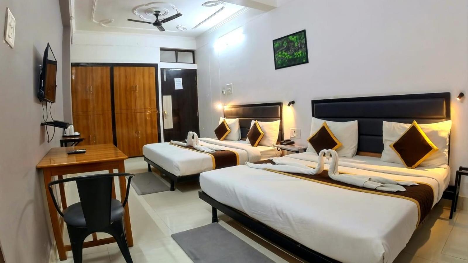 Holidayy Inn Allāhābād Junction Eksteriør billede